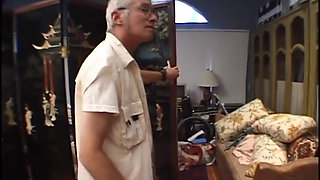 Old and young threesome milf fucking