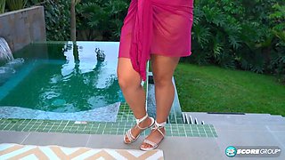 Milena Dutty Has an Outdoor Cum-show