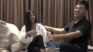Chinese girl meets with a girl on wtc031.me, and meets with a beautiful girl with black stockings with a boyfriend on the platform