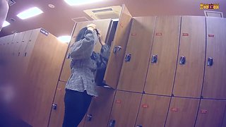 前回の二人組が裸で座って雑談 【神降臨 Vol.111】