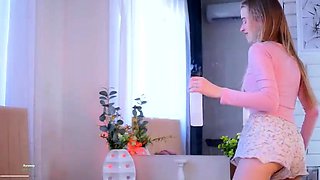 Blonde teen Sierras first erotic masturbation video