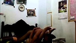 Indonesian Babe Orgasms on Fucking Machine