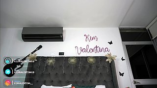 Sexy hottie Anetta Keys enjoys a solo toy masturbation
