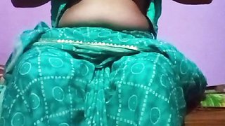 Indian aunty sexy boobs and sexy ass