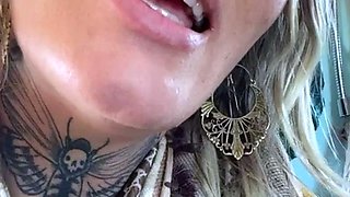 Webcam milf with breast milk live hardcore masturbate