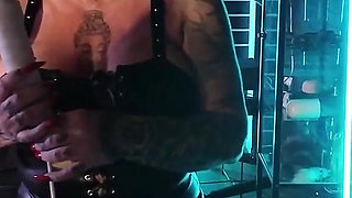 Pretty Sub Gets Electric