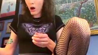 Hot teen shemale with a juciy delicious rola