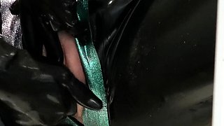 Big boobs milf masturbates with her dildo