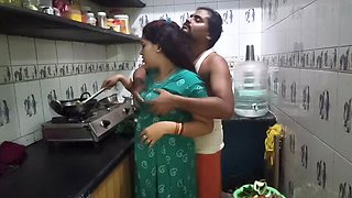 Sona Bhabhi Hardcore Kitchen Fuck While Cooking - Desi Homemade Doggy Style Sex