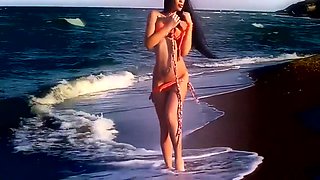 Erotic And Sensual Masturbation On The Beach 8 Min With Mya Diamond