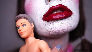 Gentle Giantess Sticky Kiss Cracked Doll