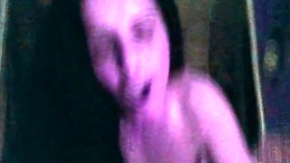 coincée entre 2 bites elle prend son pied