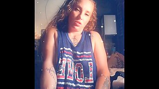 Morning fun with Jenyouwin as she uses a toy and squirts solo