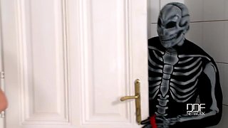 Kat and Alysa bull dicked by Skeletor [Part 2]