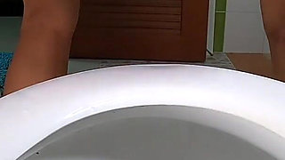 Pissing in Deep Squat