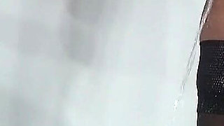 Pissing Babe in Nylon