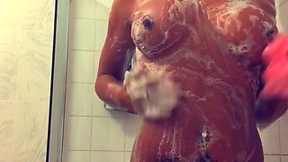 Cute amateur brunette naughty in solo jerking show on camera