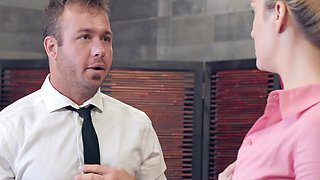 Scrubbing His Stress Away With Chad White, Vienna Black - Brazzers