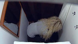 Horny blonde fucks the masseuse
