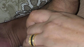 Step mom did not expect that step son penis could wake up with a handjob