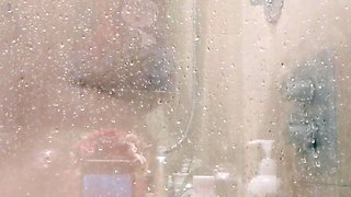 Amateur Latina Milf Masturbates on Cam