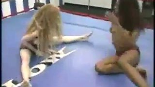 BLOW Wrestling Jungle Queen vs Ebony Barbie: Babe, Catfight  Wrestilng Porn