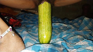 Indian Aunty Cucumber Desi Khira Vegetable Sex Village Bhabhi Housewife Husband Wife Enjoyed Bhabhi Masturbate
