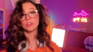 Hot brunette from squirt masturbating on webcam