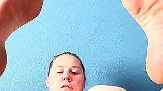Webcam fun mature brunette with toys cum on cam