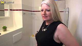 Naughty German Housewife Playing In Her Bathroom - MatureNL