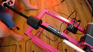 Fucking Machine Drilling BBW's Fat Pussy