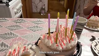 Russian mommy likes cunnilingus