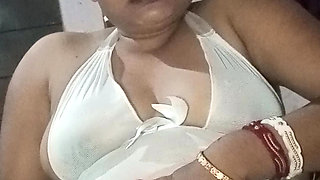 Bhabhi ne Apne devar ko Apne room mein Bulaya sex ke liye jab unke pati Ghar per nahin the bhabhi ne apne devar ke sath