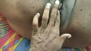 Mature aunty pussy fingering