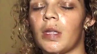 Beautiful and hot rabuda blonde moaning and cumming giving the pussy and the cusinho very tasty for the gifted: Porn