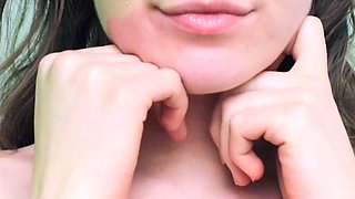 Webcam big booty brunette fucking machine toy hard