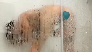 Enjoy a 10 Minuts Shower with Me