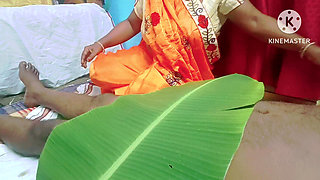 Lady doctor giving treatment for a impotent guy in her style and gave a nice handjob with oil massage with full tamil audio