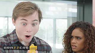 BRAZZERS - Scarlit Occasion's Spouse's Dinky Is So Puny She Can't Sense Anything, Successful For Her His Uncle Has A Good-sized One