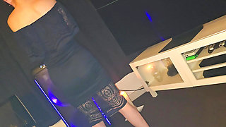 I dance and show my ass