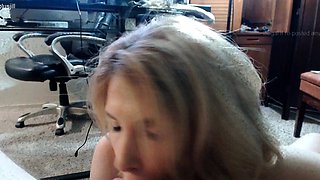 Blonde is flashing her big boobs in the outdoors