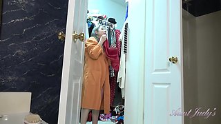 Fucking Your Step-Auntie Grace in the Bathtub POV