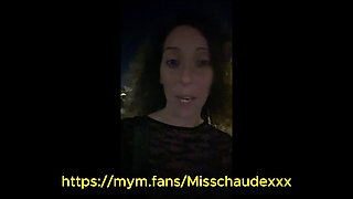 🇫🇷 Misschaudexxx, I'm walking down the street with my light plug in my ass.