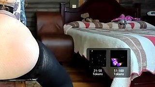 Big ass webcam slut in black stockings squirting like