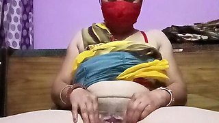 Indian Aunty Fingering Her Sexy Pink Pussy