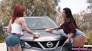 Wet mommy got shagged by steamy shemale