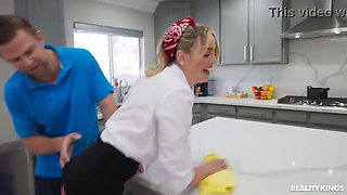 Maid Gets Down And Dirty / Reality Kings