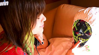 A curious teenager cowgirl railed a screw machine in the