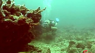 Shameless nude girl under water