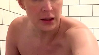 Cumshot amateur MILF suck and jerks dude in the bedroom